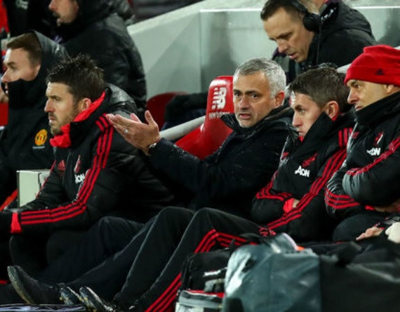 Đến HLV Jose Mourinho cũng bất ngờ khi biết mình bị sa thải.