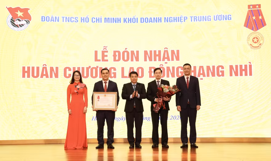 Đoàn Khối Doanh nghiệp T.Ư vinh dự đón nhận Huân chương Lao đông hạng Nhì