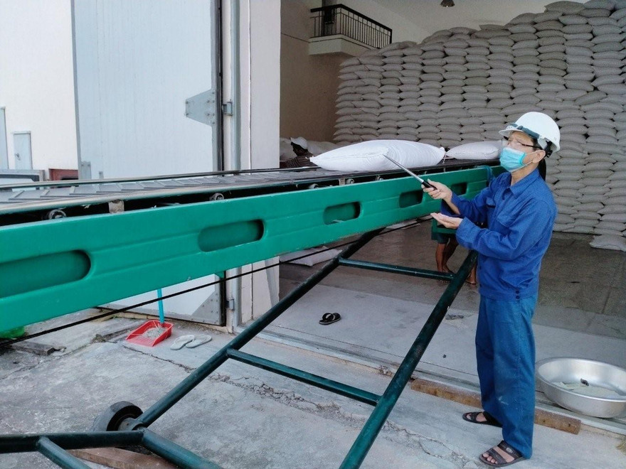 Hiện TPHCM đã được Cục Dự trữ nhà nước cấp 1/4 số gạo theo đề nghị để hỗ trợ người lao động và hộ nghèo gặp khó khăn do dịch COVID-19. Ảnh minh họa.