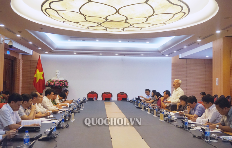 Toàn cảnh buổi làm việc chiều 23/4. Ảnh QH