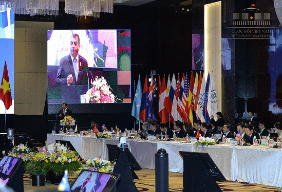 Các nghị sỹ tham dự phiên họp toàn thể về vấn đề an ninh,chính trị.