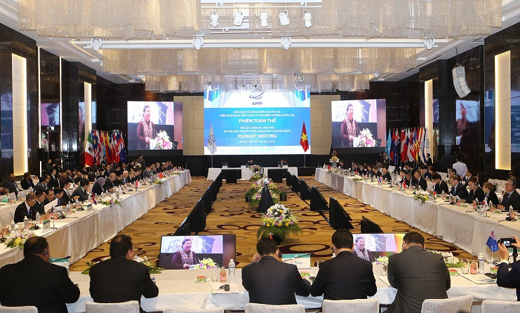 Phiên họp toàn thể đầu tiên của APPF-26 bàn về vấn đề an ninh, chính trị.