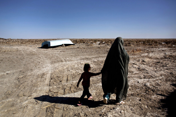 Nhiều bà mẹ phải dứt ruột bán con để cứu đói.