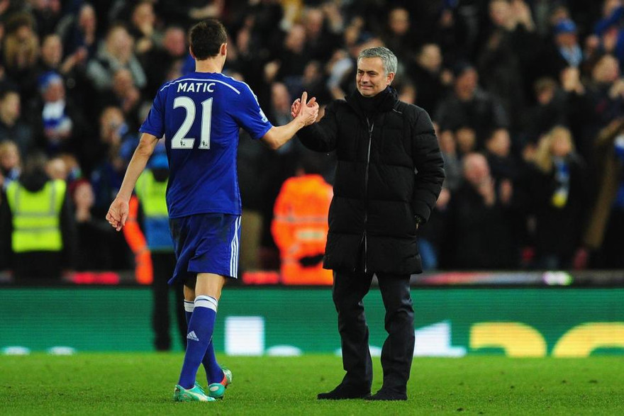 Matic muốn theo chân Mourinho tới Old Trafford.