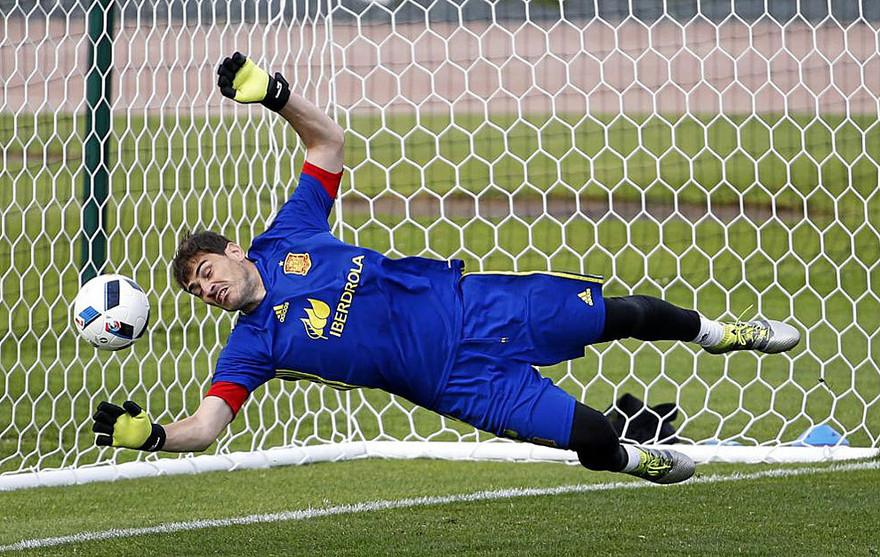 CĐV Tây Ban Nha muốn Casillas bắt chính ở trận đấu với Thổ Nhĩ Kỳ.