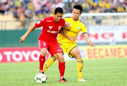 Sự trở lại của Quế Ngọc Hải đã giúp SLNA có trận đấu thăng hoa trước B.Bình Dương.