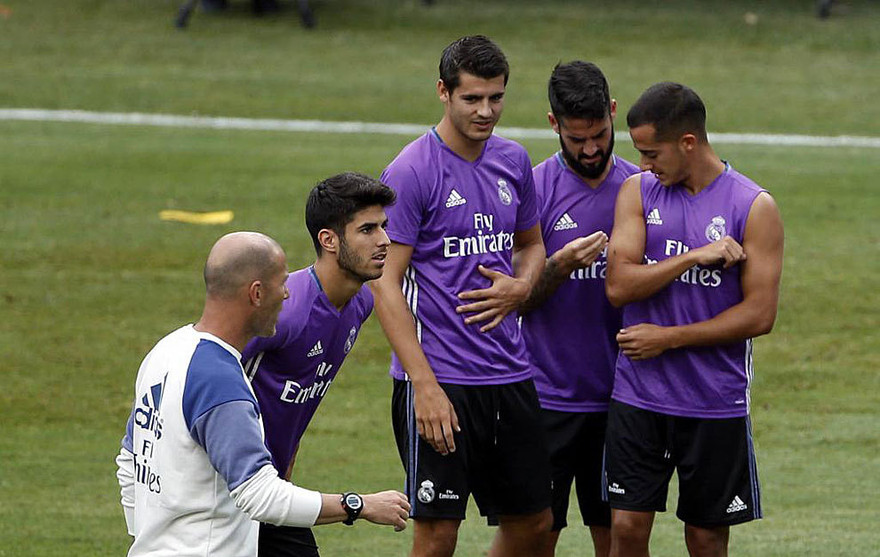 Real Madrid đối mặt với lịch thi đấu dày đặc phía trước.