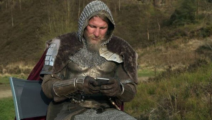 Schweinsteiger tranh thủ đi đóng quảng cáo.