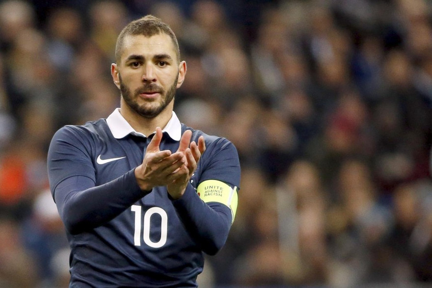 Benzema gửi tin nhắn chúc mừng tuyển Pháp.