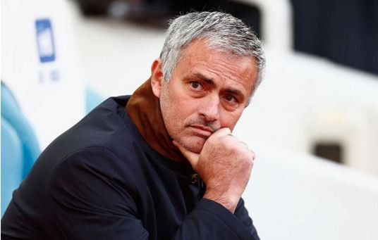 Mourinho phủ nhận đã ký hợp đồng với M.U. 