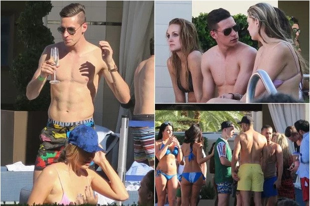 Julian Draxler cùng đồng đội vui vẻ tại Las Vegas.