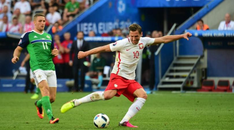 Grzegorz Krychowiak tuyên bố đánh bại Đức. Ảnh: AP