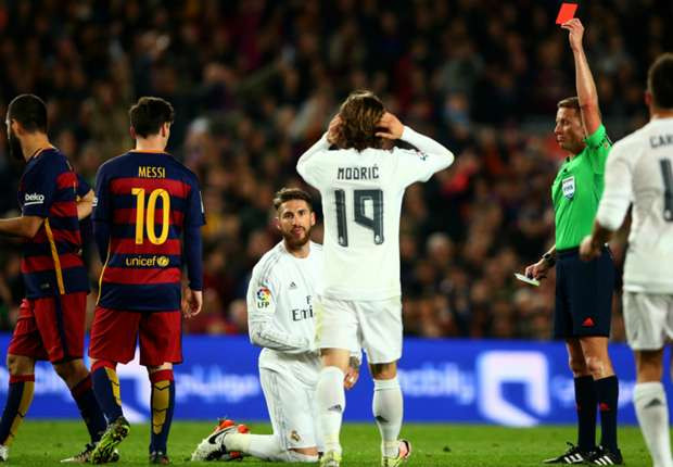 Sergio Ramos bị đuổi khiến Barcelona chủ quan?