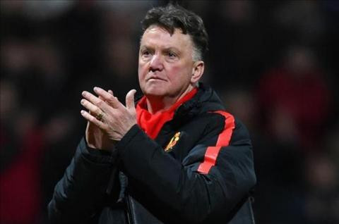 Van Gaal bất ngờ quay sang 'khen' các CĐV M.U.
