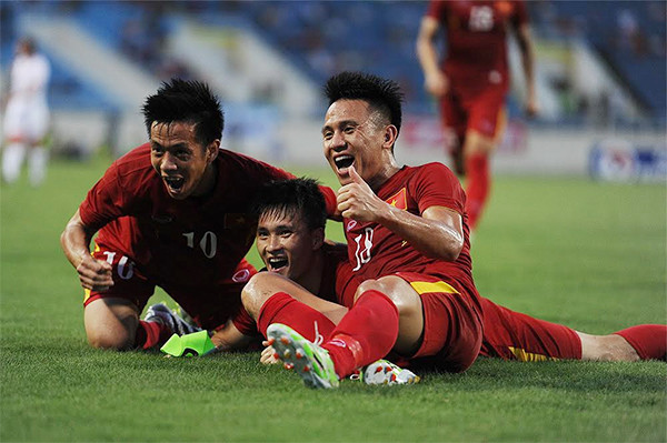 Công Vinh và Văn Quyết đều "nổ súng" trong trận giao hữu hôm nay. Ảnh: Vnexpress