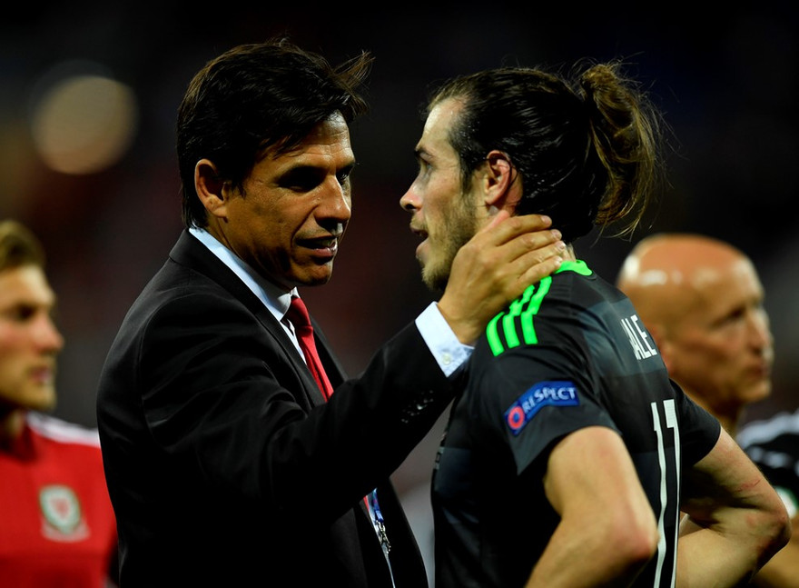 HLV Coleman an ủi Bale.