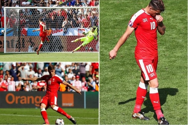 Granit Xhaka sút hỏng trong loạt luân lưu, khiến Thụy Sĩ phải chia tay giải.