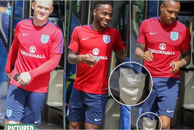 Nathaniel Clyne xuất hiện với cái đầu gối bị băng bó.