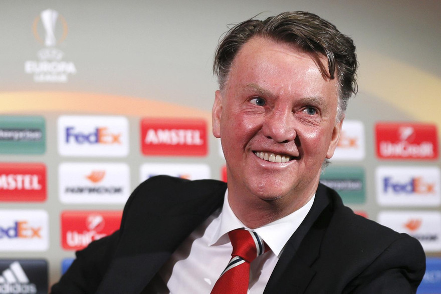  Van Gaal luôn có những phương án chiến thuật kỳ quặc.