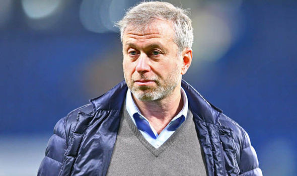 Tỷ phú Abramovich đích thân tìm HLV trưởng cho Chelsea.