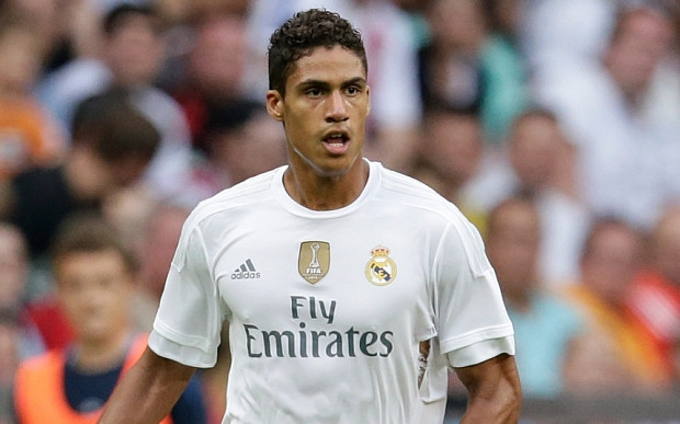 Varane tính chuyện rời khỏi Real Madrid.