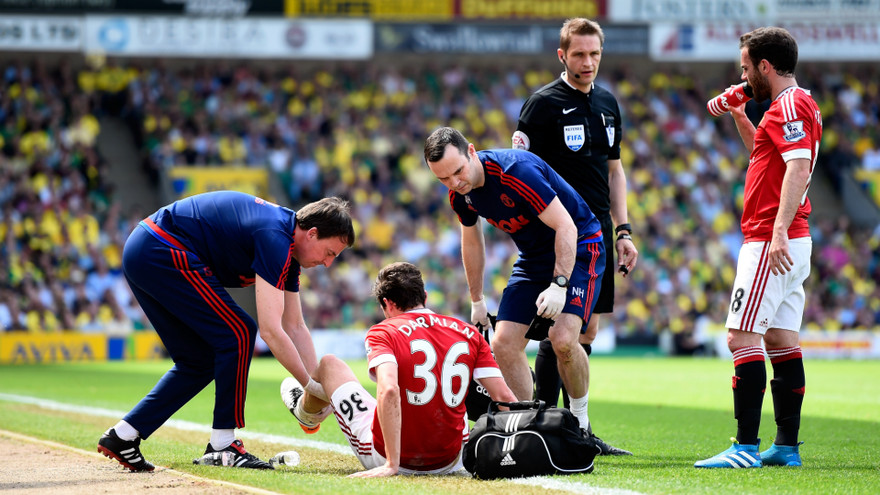 Darmian dính chấn thương khá nặng.