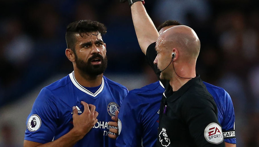 Diego Costa cáo buộc bị trọng tài và đối thủ trù dập.