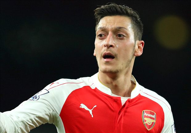 Ozil từ chối gia hạn với Arsenal.