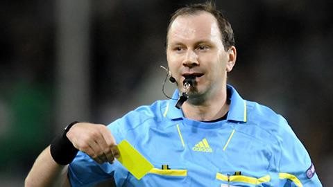 Trọng tài Jonas Eriksson là một triệu phú ở ngoài đời.