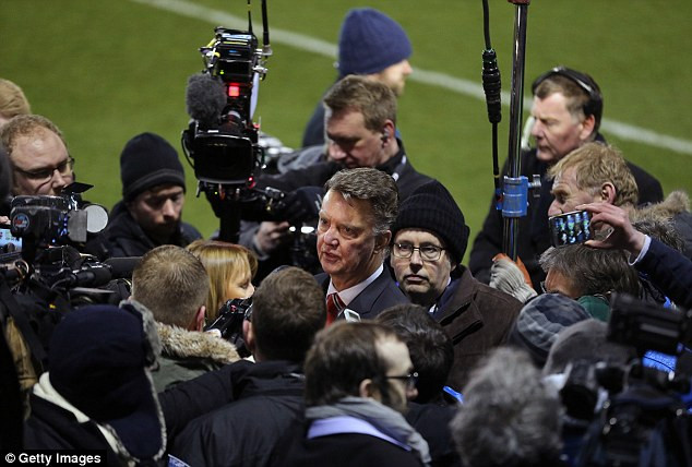 HLV Van Gaal lại tự tin nói về tốp 4.