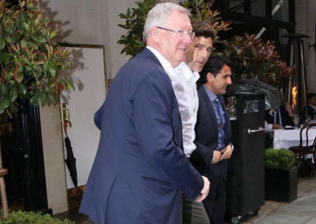 Sir Alex bị phát hiện đi ăn trưa với Pochettino.