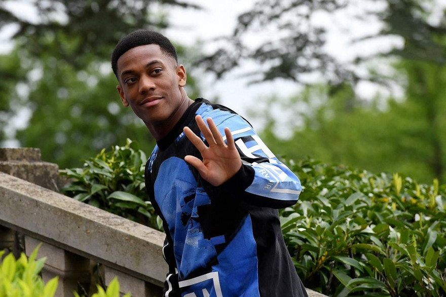 Martial vừa bất ngờ dính chấn thương.