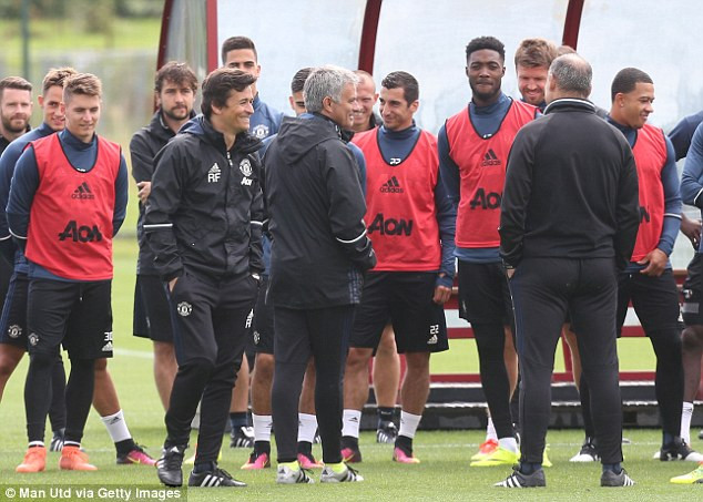 Buổi tập đầu tiên của M.U dưới thời HLV Mourinho.