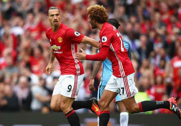 Ibrahimovic ăn mừng bàn thắng vào lưới Man City.