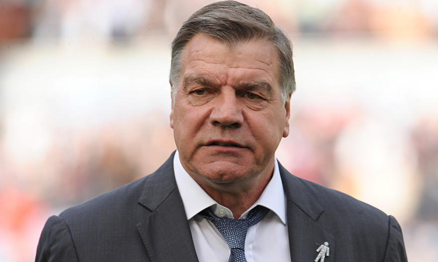 HLV Allardyce dính nghi án "bắt tay" với "cò" cầu thủ để kiếm tiền bất chính.