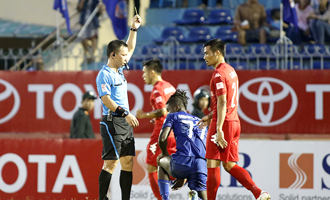 Đình Luật mất suất ĐT Việt Nam vì án treo giò?