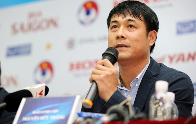 HLV Hữu Thắng sẽ cho các ĐT Việt Nam chơi phòng ngự phản công.