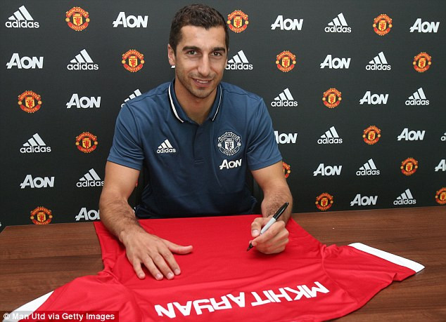 Henrikh Mkhitaryan chính thức gia nhập. M.U