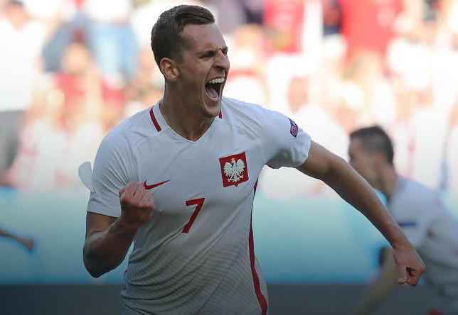 Milik sẽ có dịp đối đầu thần tượng Ronaldo.