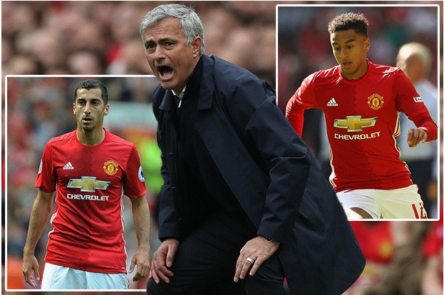 HLV Mourinho gạch tên Mkhitaryan và Lingard khỏi trận gặp Feyenoord.