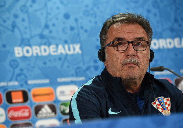 HLV Ante Cacic tiếc nuối khi Croatia để thua Bồ Đào Nha ở những phút cuối hiệp phụ.