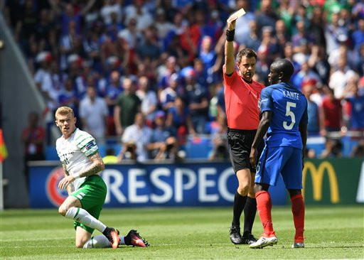 Kante sẽ không thể cùng ĐT Pháp góp mặt ở trận tứ kết vì án treo giò.