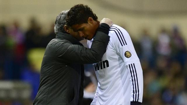 HLV Mourinho từng chèo kéo Varane về M.U.