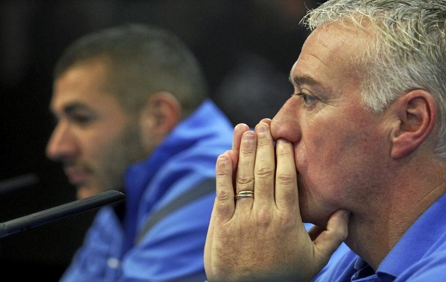 HLV Deschamps tiếp tục bỏ rơi Benzema.