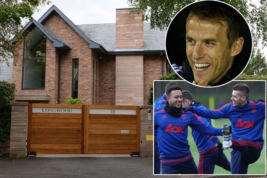 Phil Neville cho Memphis Depay và Morgan Schneiderlin thuê lại 2 căn hộ của mình.