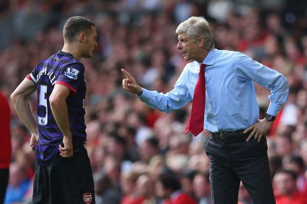 HLV Wenger muốn mang Vermaelen trở lại M.U.
