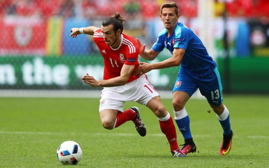 Bale và các đồng đội sẽ nhận thưởng 3 triệu bảng nếu đánh bại tuyển Anh.