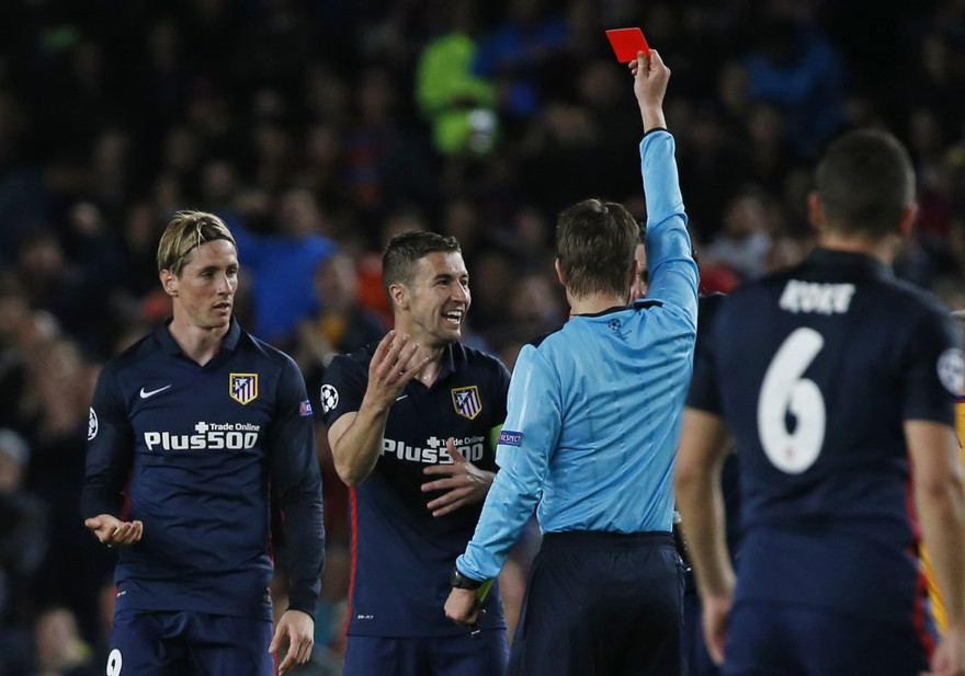 Torres rất có duyên ghi bàn vào lưới Barcelona.