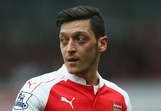 Arsenal sẵn sàng chi đậm để giữ chân Ozil.