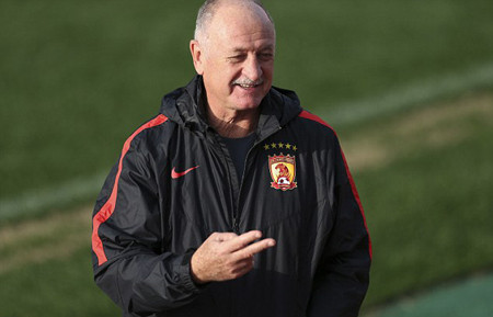 HLV Scolari rất mê “Binh pháp Tôn Tử”.